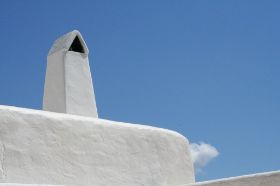 chimenea con nube